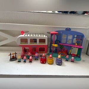 Peppa Pig Peppa's Family Motorhome And Ultimate Play Center